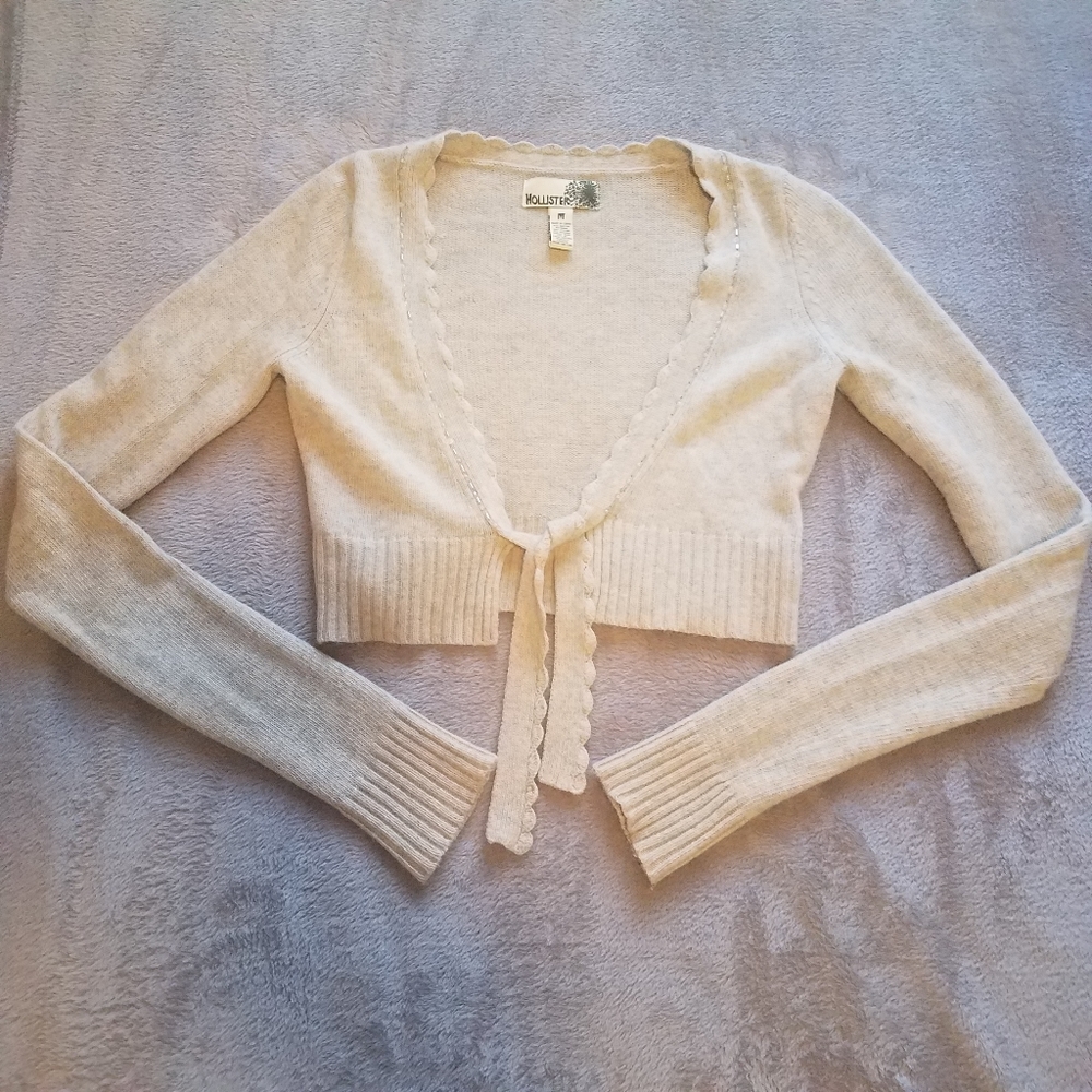 Hollister Cropped Gray Bead lined Sweater size med